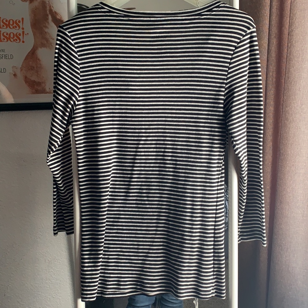 ⚫️⚪️ Black & white striped long-sleeve ruffle top - Picture 3 of 4